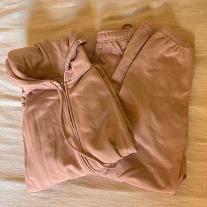 Aritzia TNA Cozy Fleece Sweat Set